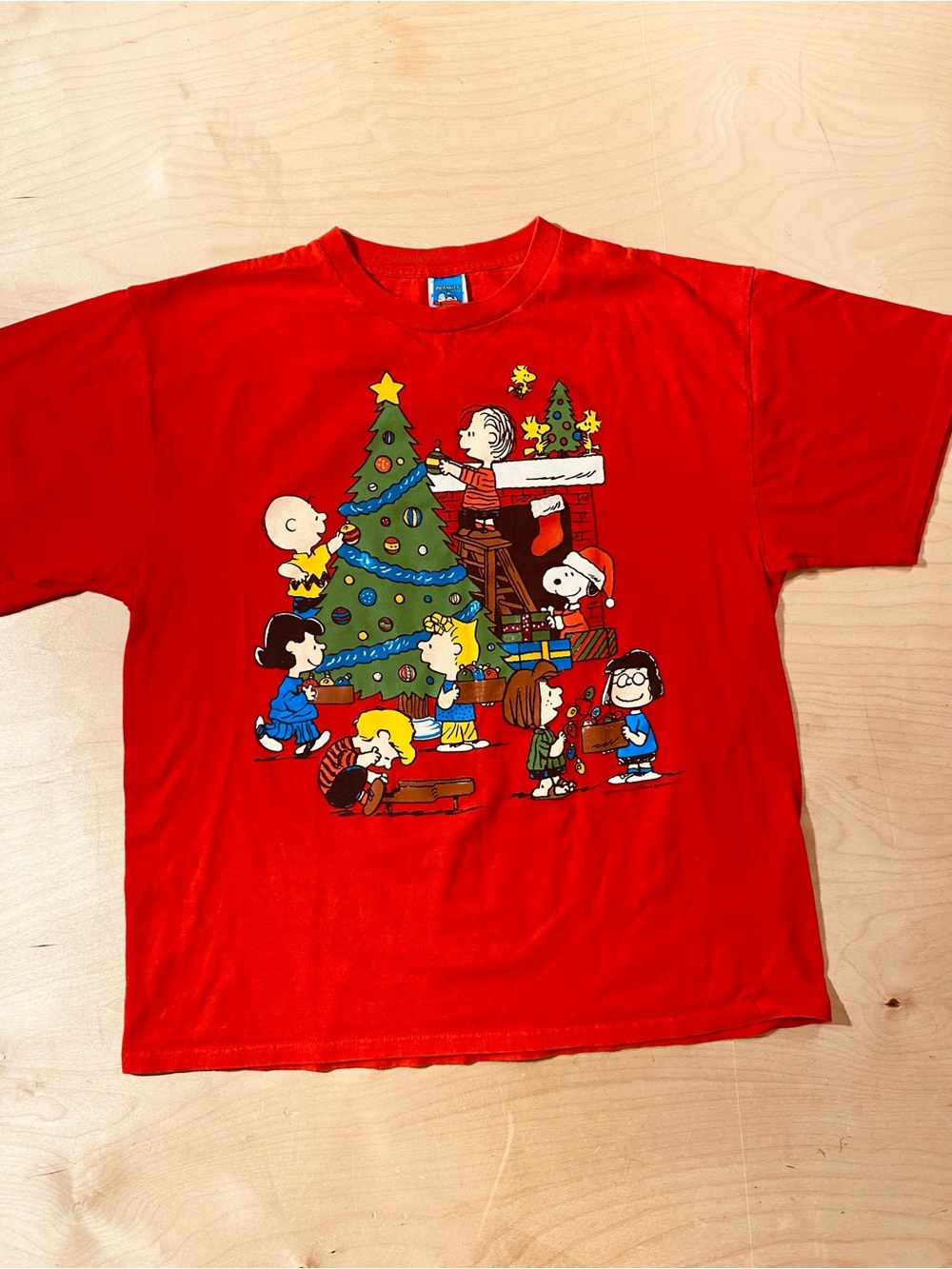 Red Peanuts Holiday Graphic Tee XL (SZ)